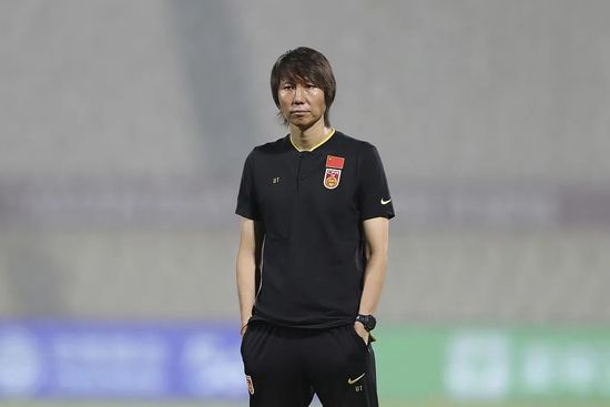 日本大尺度吃奶做爰视频